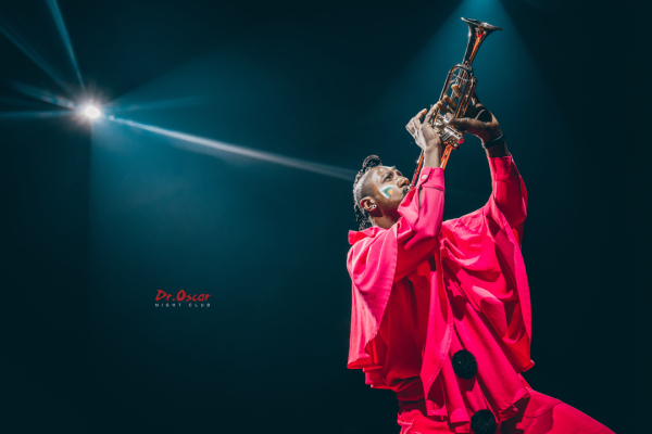 赤峰飛樂思酒吧電話多少號-第1張圖片