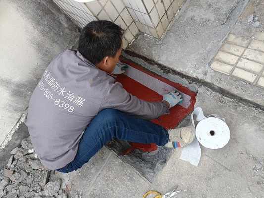 赤峰頂層漏水維修電話號(hào)碼是多少-第1張圖片