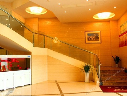 赤峰市幸運(yùn)星酒店電話號(hào)碼多少-第1張圖片