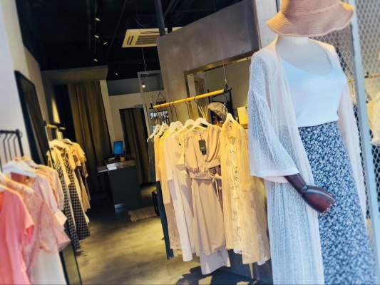 赤峰韓寒服裝店電話號碼查詢-第1張圖片