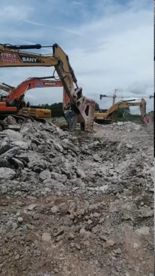 赤峰開挖掘機(jī)租賃公司電話號(hào)碼-第1張圖片