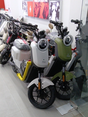 赤峰小牛電動(dòng)車店地址電話號(hào)碼-第1張圖片