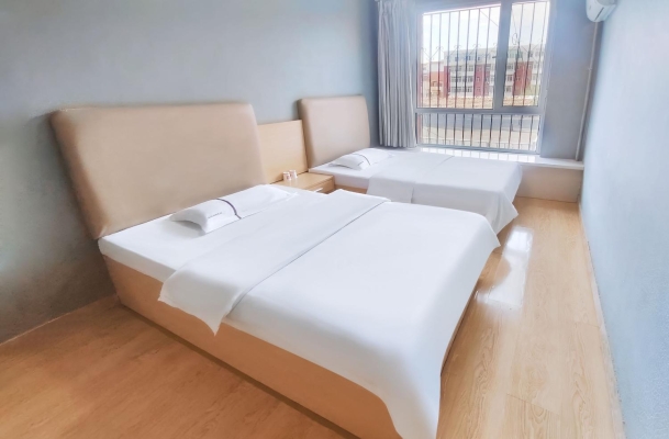 赤峰紅山區(qū)赤鐵賓館電話號碼-第1張圖片