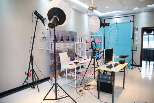 赤峰市賣發(fā)卡的地方電話號碼-第1張圖片