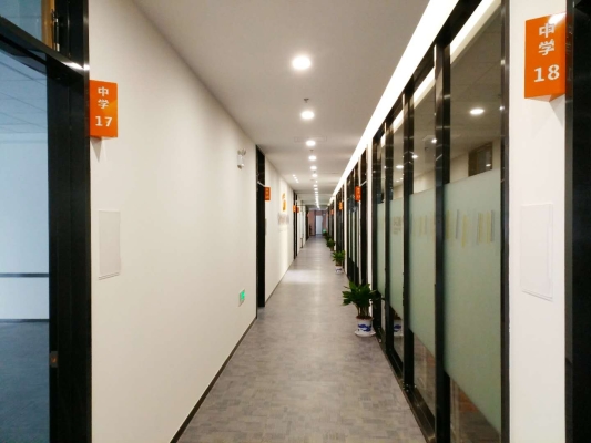 赤峰二中綠洲校區(qū)地址電話號(hào)碼-第1張圖片