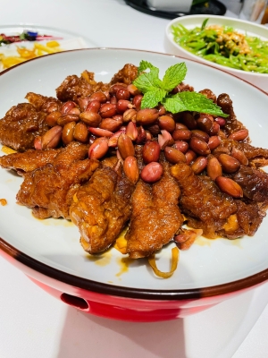 赤峰黑曼酒館電話號碼多少號-第1張圖片