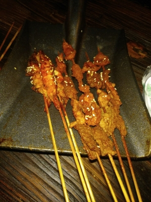 赤峰花鄉(xiāng)谷燒烤店電話地址查詢-第1張圖片