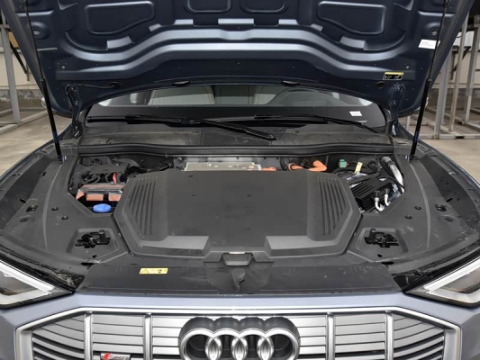 赤峰鑫奧奧迪售后電話號碼查詢-第1張圖片