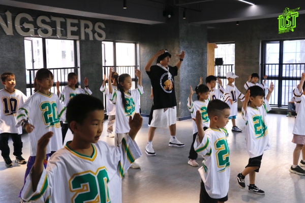 赤峰少兒街舞萬達店電話號碼-第1張圖片