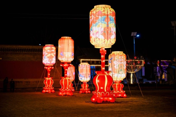 內(nèi)蒙古赤峰彩燈廠家電話號(hào)碼-第1張圖片