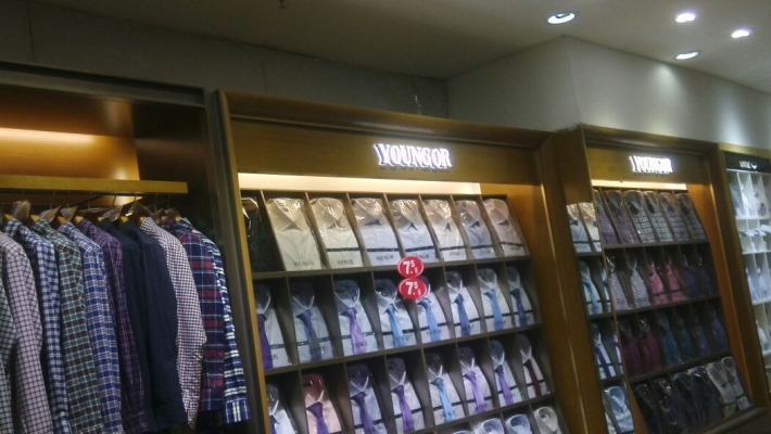 赤峰市左右沙發(fā)店電話地址查詢-第1張圖片