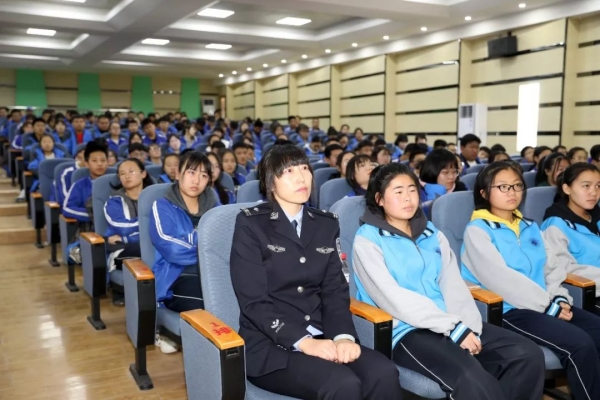 赤峰實驗四中校長電話號碼-第1張圖片