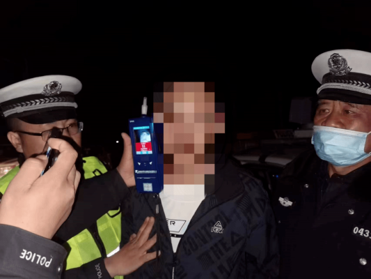 赤峰臨時(shí)替班司機(jī)電話號(hào)碼查詢-第1張圖片