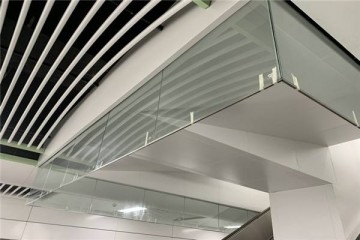 赤峰更換擋風(fēng)玻璃電話地址查詢-第1張圖片