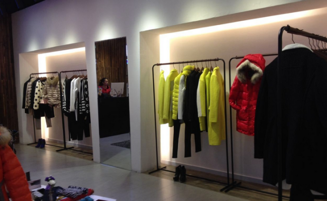 赤峰水岸天街服裝店電話號碼-第1張圖片