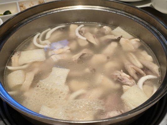 赤峰四季椰子雞火鍋電話號碼-第1張圖片