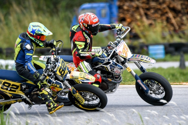 赤峰滑胎摩托車店電話號碼-第1張圖片