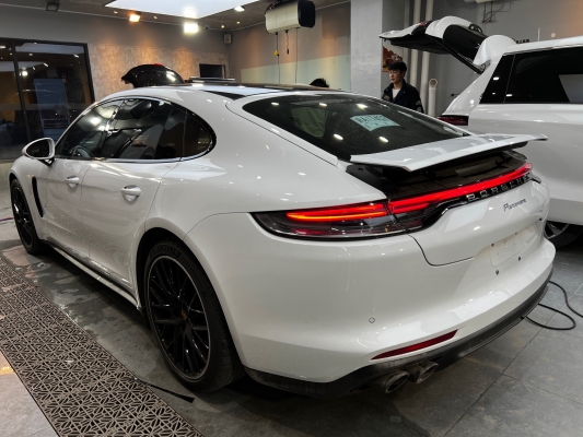 赤峰保時(shí)捷2手車店電話號(hào)碼-第1張圖片