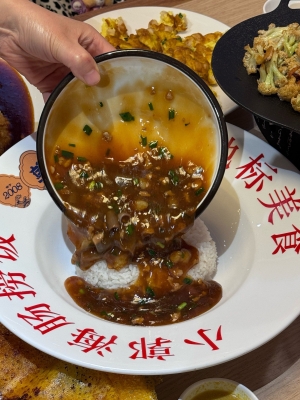 赤峰小時峰海鮮店的電話號碼-第1張圖片