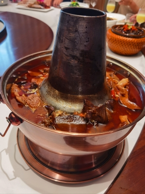 赤峰松山區(qū)宴賓樓電話號碼-第1張圖片