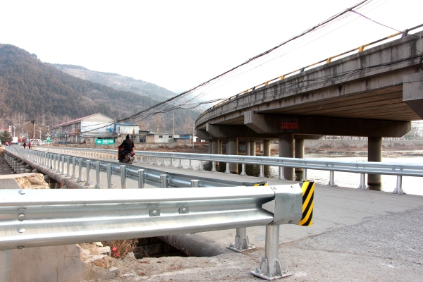 赤峰農(nóng)村公路護(hù)欄廠家電話號(hào)碼-第1張圖片