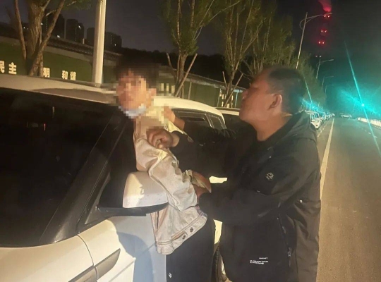 赤峰拉磚找車電話號碼-第1張圖片