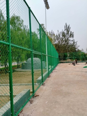 赤峰市球場圍欄廠家電話號碼-第1張圖片