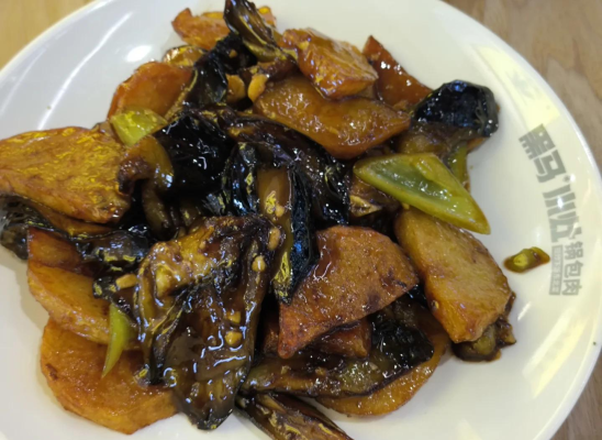 赤峰市東北炒菜館電話地址查詢-第1張圖片