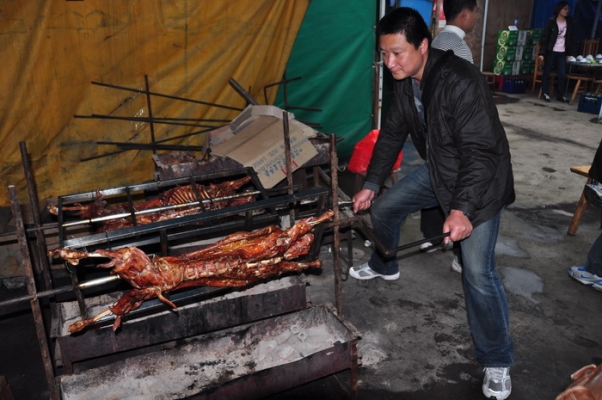 赤峰老炮燒烤店地址電話號碼-第1張圖片
