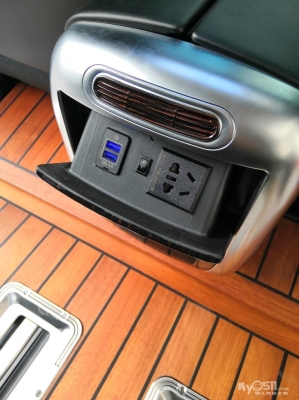 赤峰商務(wù)車改裝廠家電話號碼-第1張圖片