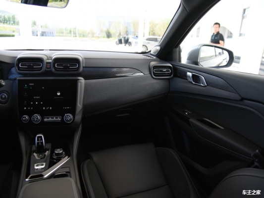 赤峰領(lǐng)克4s店電話號(hào)碼-第1張圖片