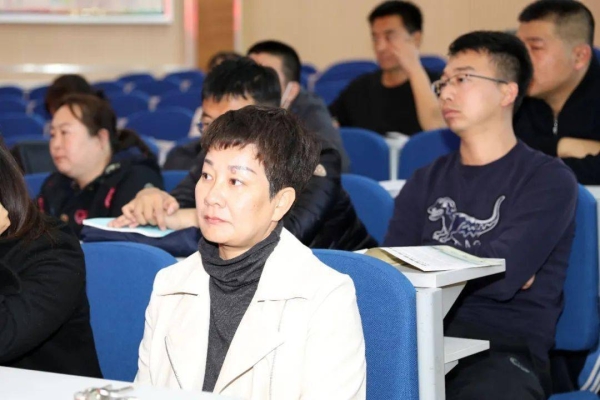 赤峰實(shí)驗(yàn)中學(xué)老師電話號(hào)碼是多少-第1張圖片