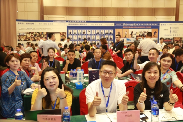 赤峰市納迪亞酒店電話號碼-第1張圖片