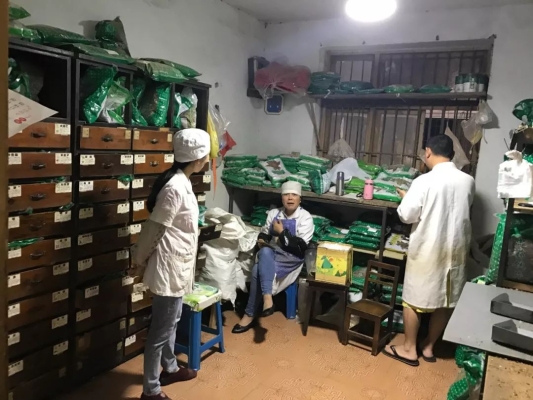 赤峰鐵南老中醫(yī)診所電話號碼-第1張圖片