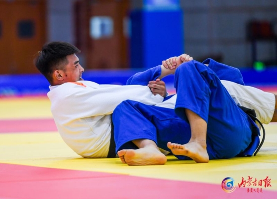 十五中學赤峰校區(qū)電話號碼-第1張圖片