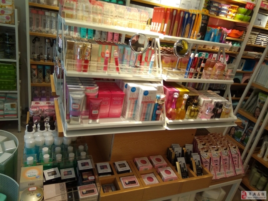 赤峰優(yōu)品百貨電話地址查詢-第1張圖片