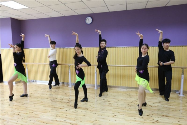 赤峰紅舞藝術(shù)培訓(xùn)中心電話號(hào)碼-第1張圖片