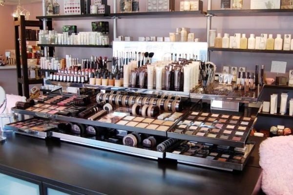 赤峰代理化妝品加盟電話號碼-第1張圖片