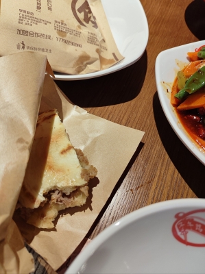 赤峰紅山區(qū)好吃美食店電話號(hào)碼-第1張圖片