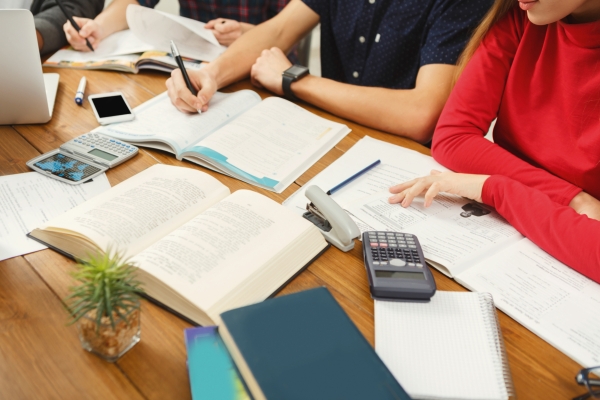 赤峰經(jīng)濟(jì)師考場(chǎng)電話多少號(hào)-第1張圖片