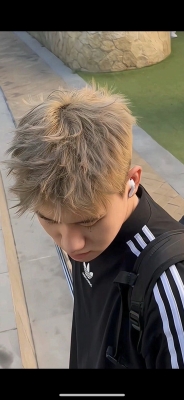 赤峰男士發(fā)色服裝店電話號(hào)碼-第1張圖片