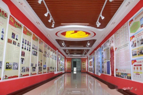 赤峰蒙中演藝學(xué)校地址電話號碼-第1張圖片