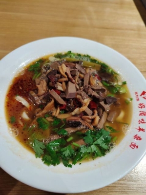 赤峰二醫(yī)院美食城電話號碼-第1張圖片