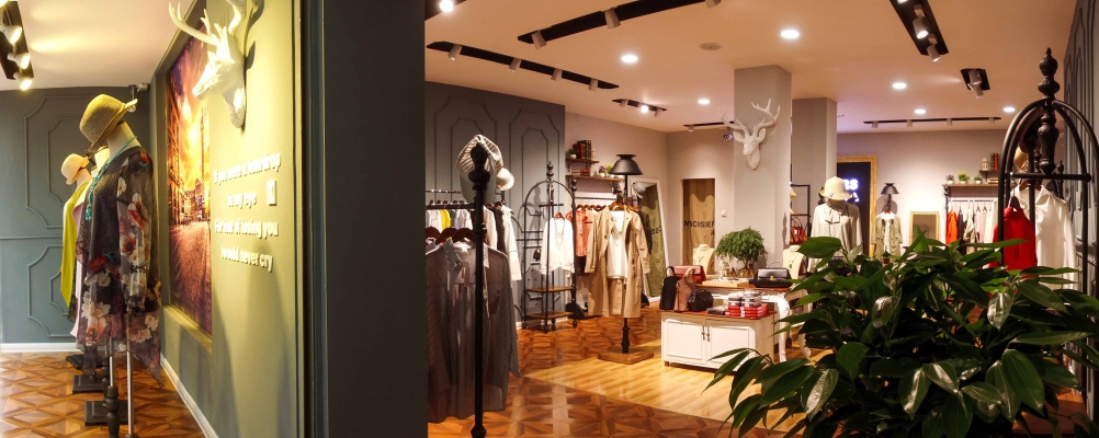 赤峰胖女孩服裝店電話地址是多少-第1張圖片