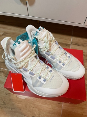 赤峰籃球鞋店網購電話號碼-第1張圖片