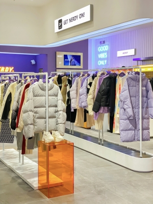 赤峰眾聯(lián)潮牌女裝店電話號(hào)碼-第1張圖片