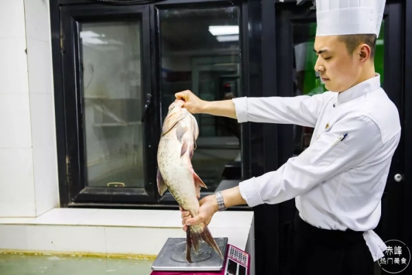 赤峰八斤飯店電話號碼多少-第1張圖片