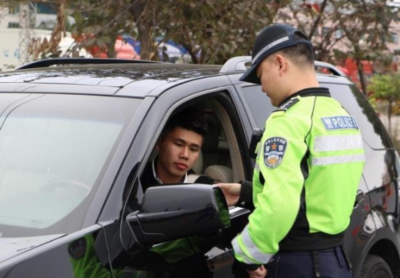 赤峰車管所給車主打電話是真的嗎-第1張圖片