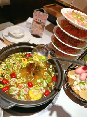 赤峰市脆皮乳鴿店電話地址查詢-第1張圖片