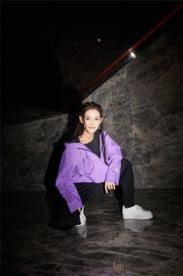 赤峰臟辮女理發(fā)師電話號(hào)碼-第1張圖片